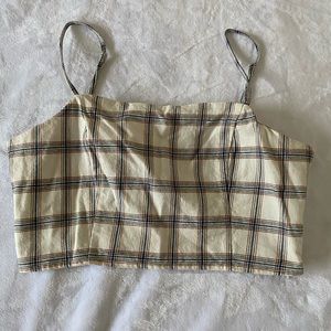 Cute crop top!🤍💙💜